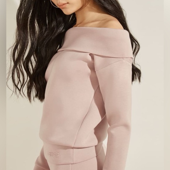 NWT- GUESS- BRENDA SWEATSHIRT- SIZE S - Picture 2 of 6